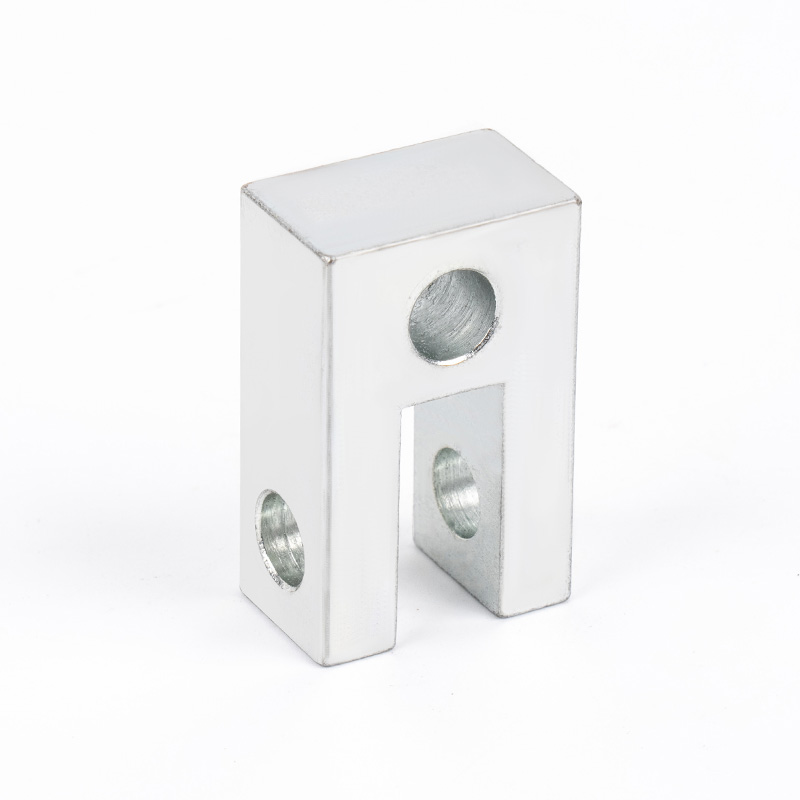 CNC megmunkálási alkatrészek különböző formákban CNC megmunkálási alkatrészek különböző formákban